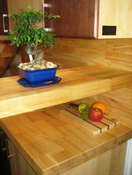 Kuchyňský nábytek z hevey